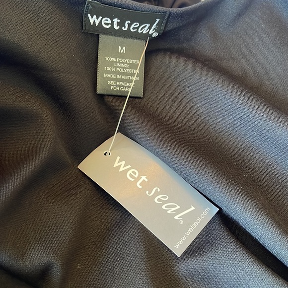 Jumper size M sleeveless belt waist, Sexy V neck, lining inside shorts - Picture 14 of 16